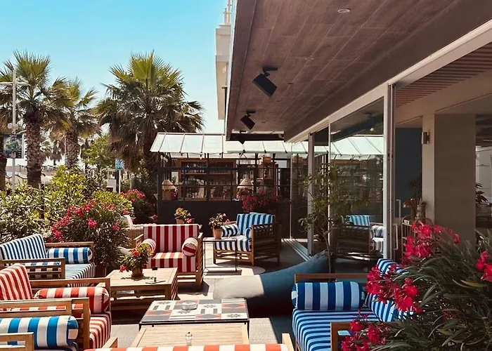 Marittimo Riccione - Clipper Fronte MareAlbergo